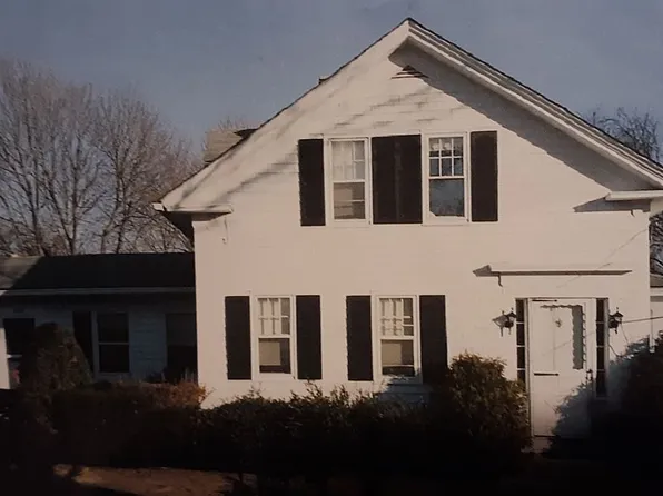 320 Shore Acres Ave, North Kingstown, RI 02852