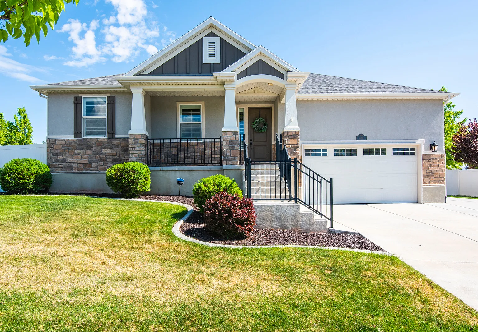 6 bed, 4080 sqft, $4,200 — Photo 1