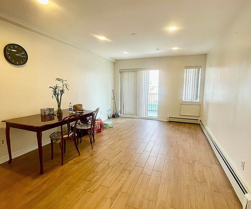 1st image of 115 Dahlgren Pl APT 2C