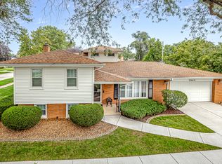 9949 Buell Ct, Oak Lawn, IL
