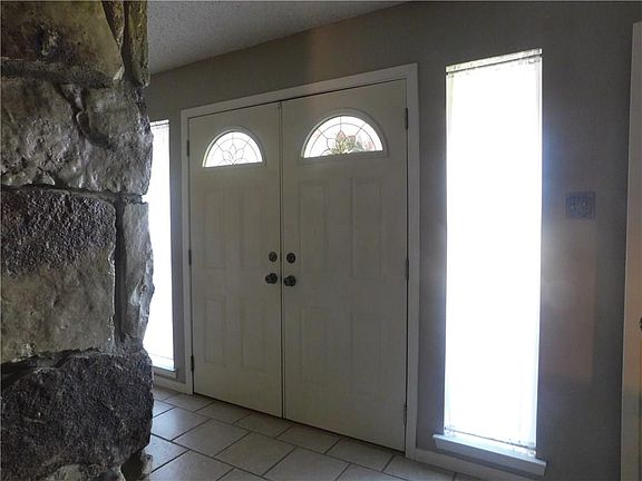 4th image of 1110 Jordan Dr