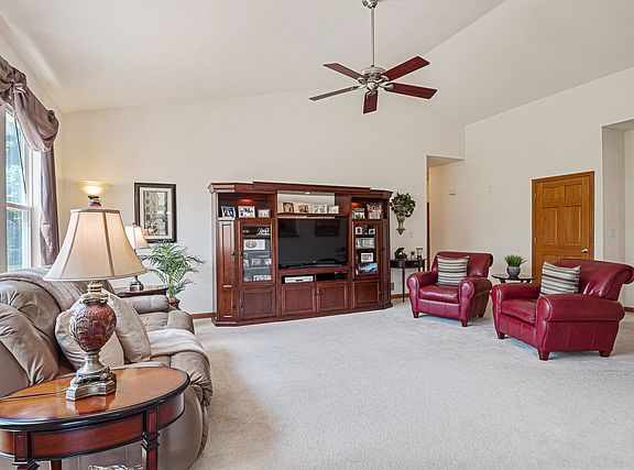 4th image of 2528 Moutray Ln