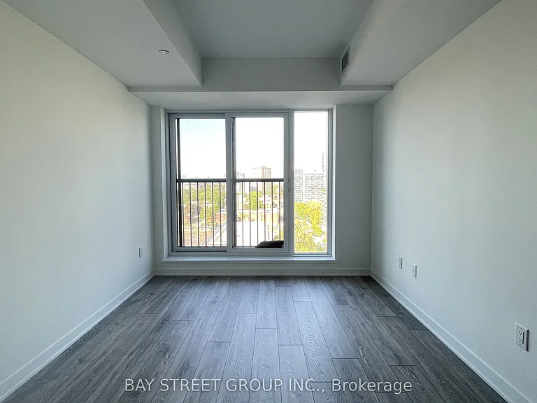 10 Oak St #902 — Photo 10