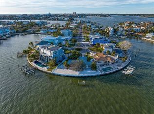 16002 5th St E, Redington Beach, FL 33708