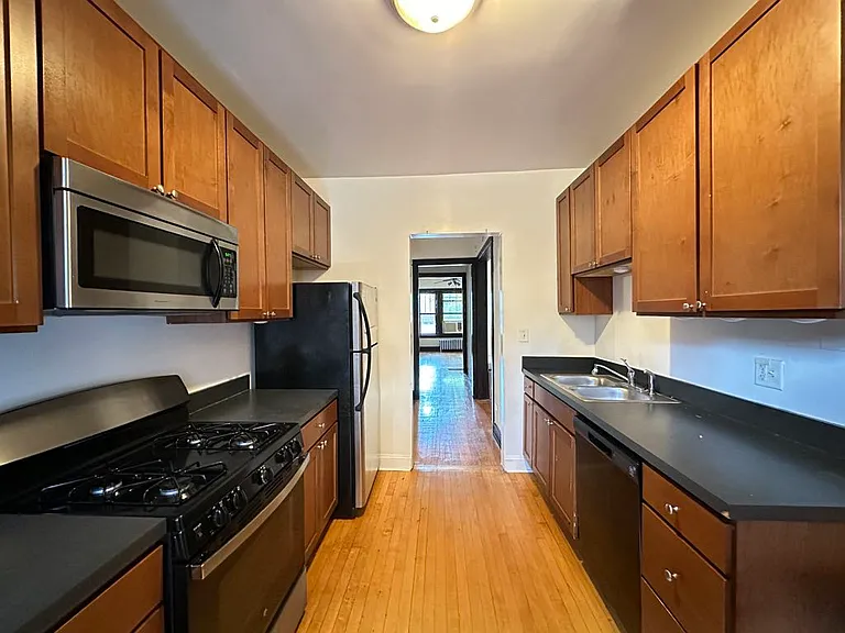 1949 W Cuyler Ave #2 — Photo 6