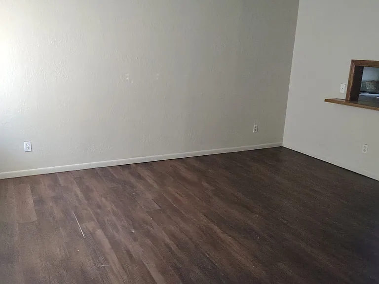 1403 Becky Ct — Photo 3
