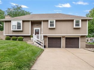 1200 SW Madison St, Lees Summit, MO 64081