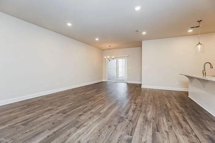 2516 Elmcroft Ave #2516EA — Photo 10