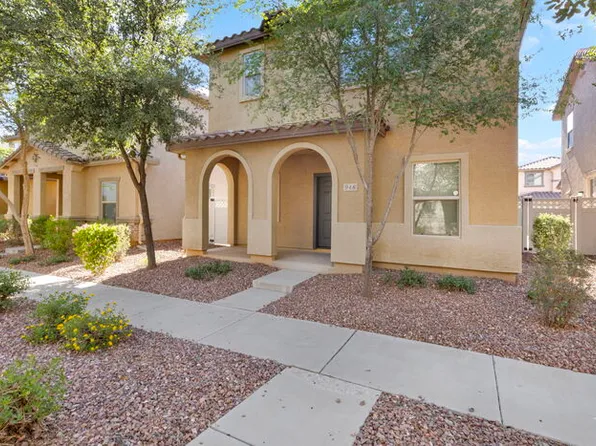 946 S Hawk Ln, Gilbert, AZ 85296