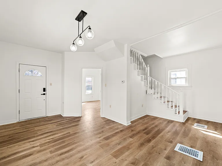 1314 Cove Ave — Photo 4