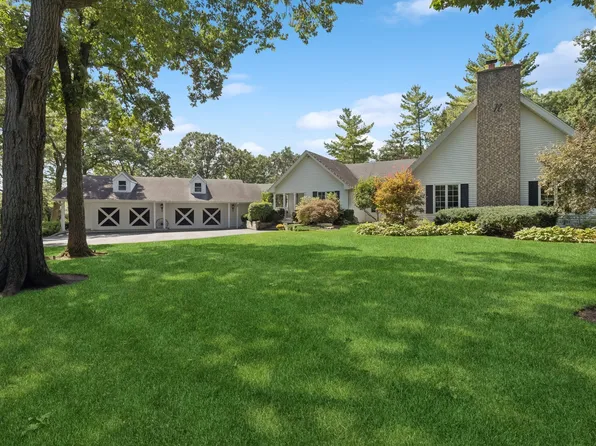 535 N Saint Marys Rd, Libertyville, IL 60048