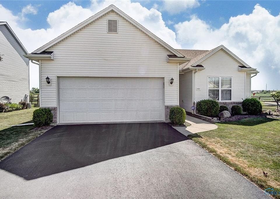 1st image of 653 Sandstone Dr