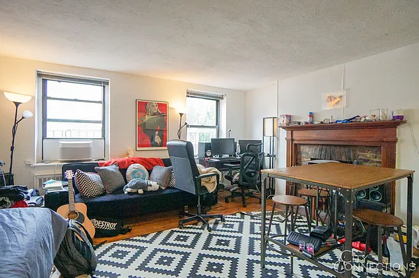 Rented by City Connections Realty | media 8