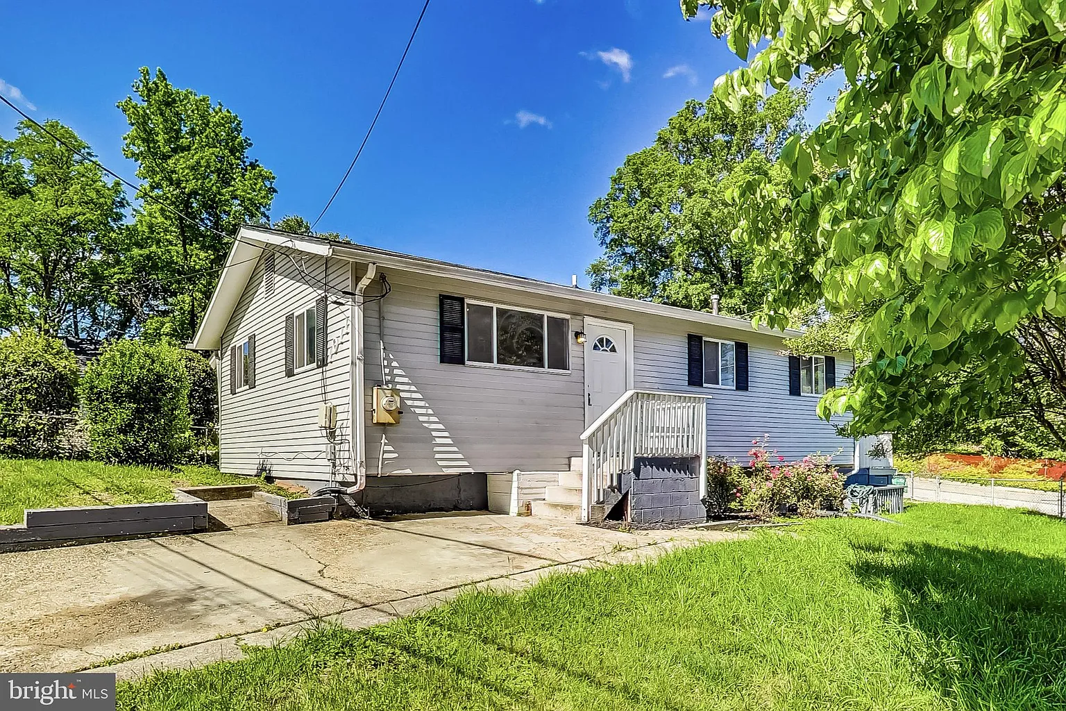 1011 Iago Ave photo 1