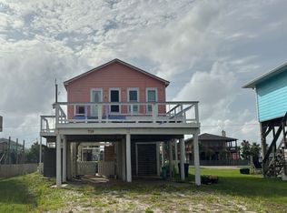710 Seashell Dr, Freeport, TX 77541