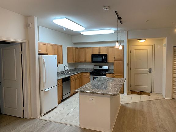 2nd image of 100 S Alameda St Unit 138