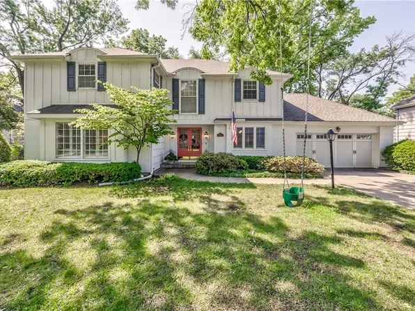 8911 W 105th Ter, Overland Park, KS 66212