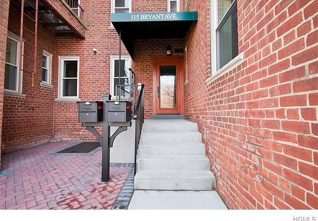 1st image of 115 Bryant Ave #115