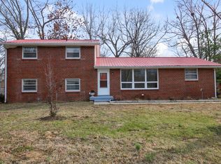 702 Cumberland Ave, Tullahoma, TN 37388