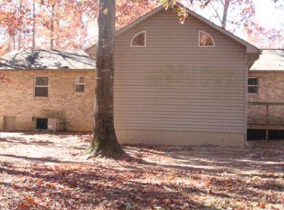 2nd image of 472 Camelia Dr