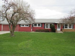 6N903 Verhaeghe Rd, St Charles, IL 60175