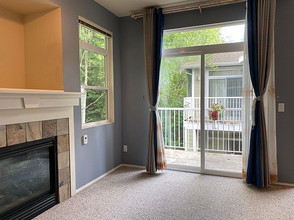 4th image of 522 241st Ln SE