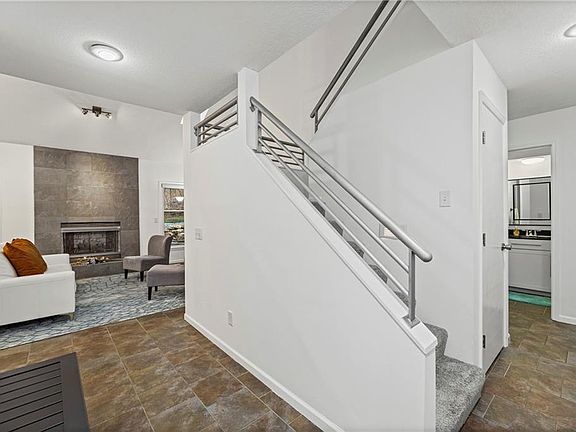 4th image of 304 Lancelot Dr