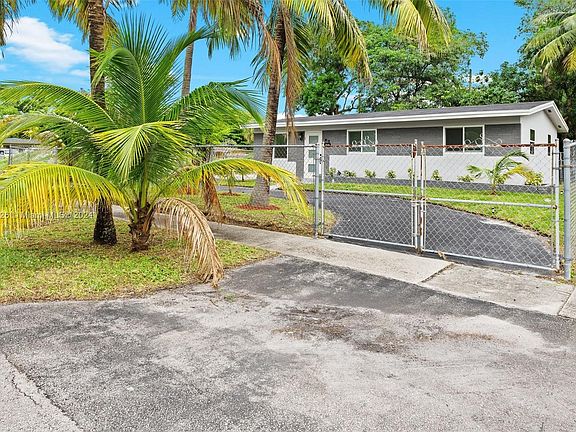 3rd image of 1640 NW 18th Ave
