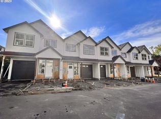 718 NE 9th St, Gresham, OR 97030