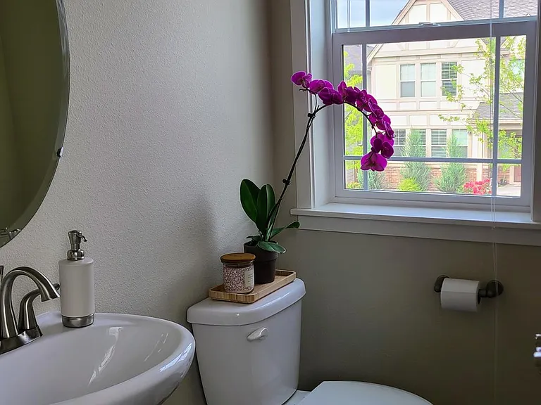 Powder room on 2nd level