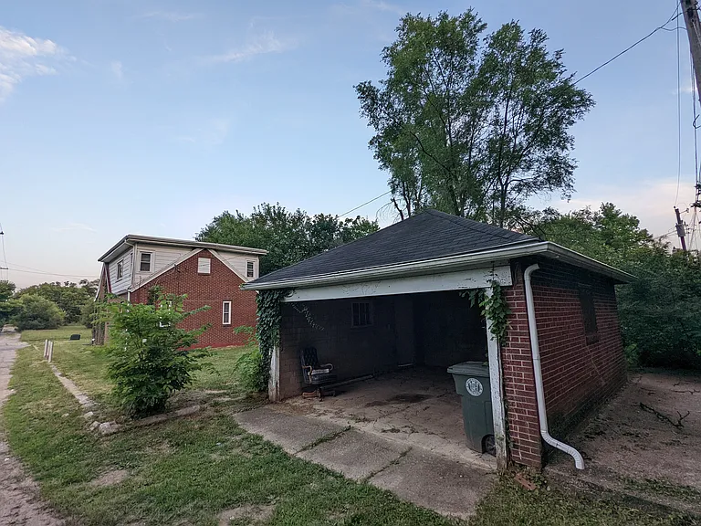 945 Vernon Dr — Photo 24