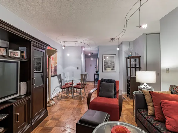 301 East 45th Street image 1 of 9