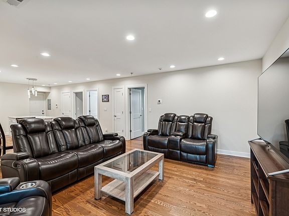 5th image of 3045 Paris Ave APT 204