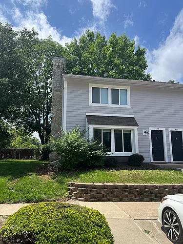 825 Woodbridge Dr Photo 1