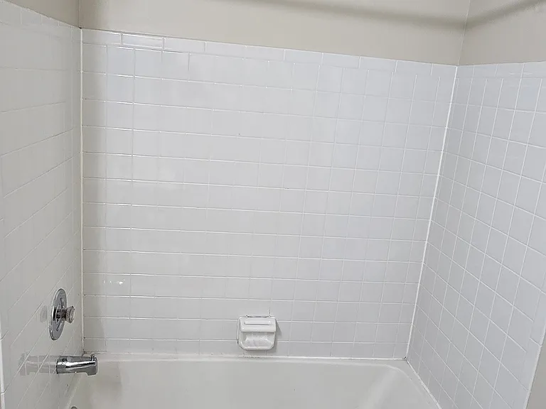 Second bath tub