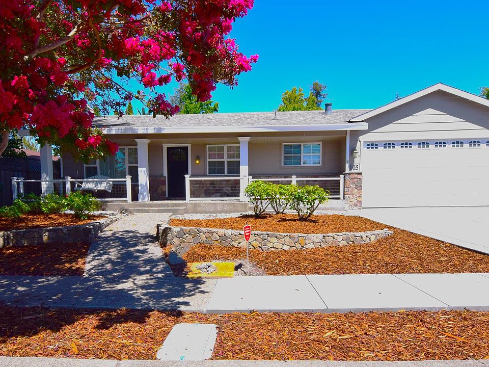 1st image of 553 Este Madera Dr