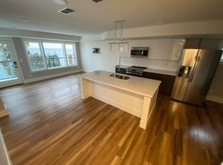 5808 London Rd #2, Duluth, MN 55804