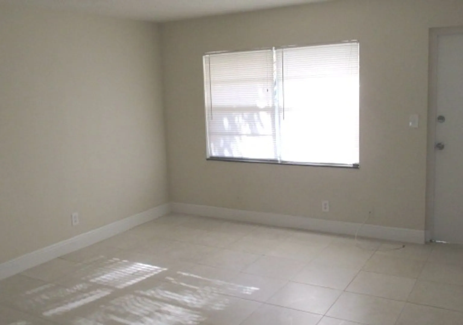 GEM COVE APARTMENTS — Photo 2