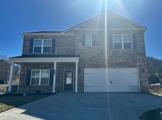 1040 Tara Ct, Blountville, TN 37617