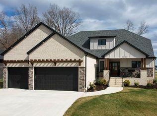 2060 N Affirmed Ave, Springfield, MO 65802