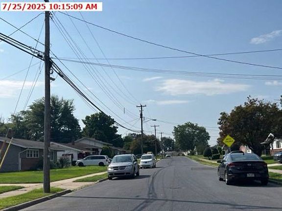 Exterior Neighborhood (street photo)