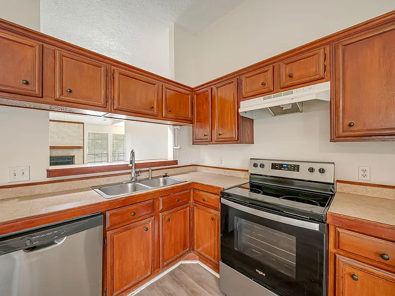 16906 Canary St — Photo 11