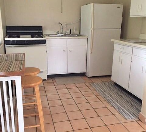 5th image of 202 N Yturria St APT 2