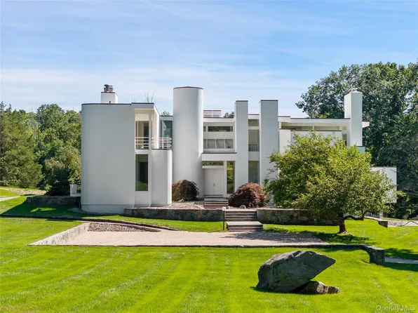 10 Dogwood Hills Road, Pound Ridge, NY 10576