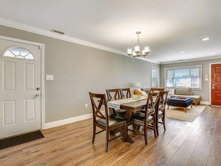 13810 Parkland Dr — Photo 7