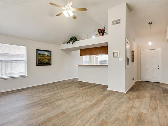 4th image of 10316 Hillhouse Ln