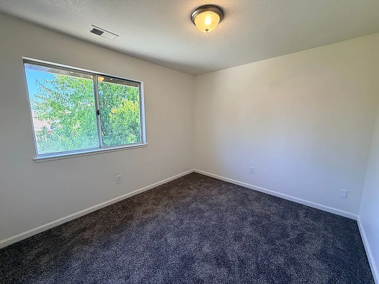937 Neal St — Photo 34