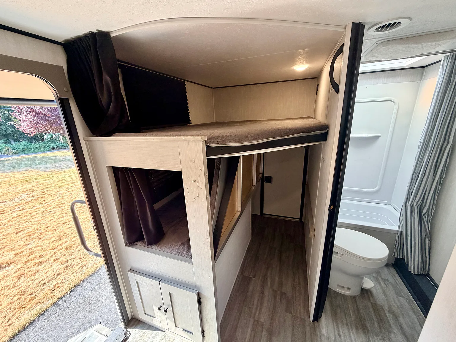 1 bed, 240 sqft, $1,300 — Photo 4