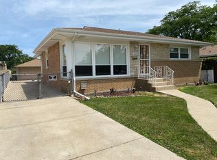 8607 N Osceola Ave, Niles, IL 60714