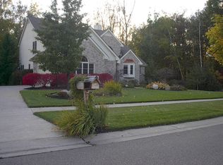 1375 Woodbridge Ln, Wixom, MI